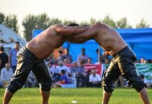 Doğa ile iç içe, toprakla temas halinde ve zorluklara meydan okuyan bir ruhun sahnesi olan kara sporları festivalleri, her yıl daha fazla ilgi görüyor. Hem doğaseverleri hem de adrenalin tutkunlarını buluşturan bu festivaller, sadece sporun değil, aynı zamanda kültürün ve dayanışmanın da kutlandığı organizasyonlara dönüşüyor. Dağcılık, motokros, binicilik, off-road, koşu maratonları gibi birçok farklı branşı içinde barındıran bu etkinlikler, bölge turizmine katkı sağlarken, yerel ekonomiyi de canlandırıyor. Konulu bir haber görseli.