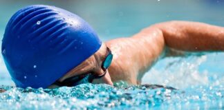 Deniz ve Su Sporları Festivalleri, sadece spor etkinlikleri değil, aynı zamanda doğa, eğlence ve kültürel birlikteliklerin harmanlandığı çok yönlü organizasyonlardır. Dünya genelinde farklı kıtalarda ve ülkelerde düzenlenen bu festivaller, hem profesyonel sporcuları hem de amatör katılımcıları aynı heyecanla bir araya getirir. Yaz mevsiminin enerjisini taşıyan bu etkinlikler, son yıllarda artan doğa bilinciyle birlikte daha da önem kazanmıştır. Konulu bir haber görseli.
