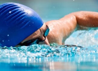 Deniz ve Su Sporları Festivalleri, sadece spor etkinlikleri değil, aynı zamanda doğa, eğlence ve kültürel birlikteliklerin harmanlandığı çok yönlü organizasyonlardır. Dünya genelinde farklı kıtalarda ve ülkelerde düzenlenen bu festivaller, hem profesyonel sporcuları hem de amatör katılımcıları aynı heyecanla bir araya getirir. Yaz mevsiminin enerjisini taşıyan bu etkinlikler, son yıllarda artan doğa bilinciyle birlikte daha da önem kazanmıştır. Konulu bir haber görseli.