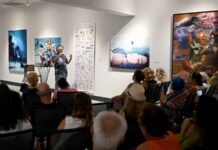 Sanatın Kalbinde Buluşma Sanatçı Buluşmaları ve Sergi Festivalleri Sanat dünyası, yaratıcı insanları bir araya getiren, fikirlerin özgürce paylaşıldığı ve sanatsal vizyonların sergilendiği etkinliklerle doludur. Bu etkinliklerin başında ise sanatçı buluşmaları ve sergi festivalleri yer alır. Hem sanatçılar hem de sanatseverler için büyük bir önem taşıyan bu tür festivaller, sanatı daha geniş kitlelere ulaştırmak, yeni eserler tanıtmak ve yaratıcı süreçleri desteklemek açısından önemli platformlar oluşturur. Konulu bir haber görseli.