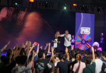Türkiye’de Dijital Gelecek Şekilleniyor Yazılım ve Oyun Teknolojileri Festivalleriyle Büyüyen Bir Ekosistem Türkiye’de dijitalleşmenin hızla artmasıyla birlikte yazılım ve oyun teknolojileri alanında gerçekleştirilen festivaller, yeni nesil girişimcilerden profesyonel geliştiricilere kadar geniş bir kitleyi bir araya getiriyor. Son yıllarda farklı şehirlerde düzenlenen bu etkinlikler; kodlamanın, oyun tasarımının ve teknolojik yeniliklerin kamuya açıldığı platformlara dönüşmüş durumda. Girişimciler, öğrenciler, geliştiriciler, yatırımcılar ve teknoloji meraklıları bu festivaller aracılığıyla hem bilgi alışverişi yapıyor hem de sektöre yön verecek yeniliklerle tanışma imkânı buluyor. Konulu bir haber görseli.
