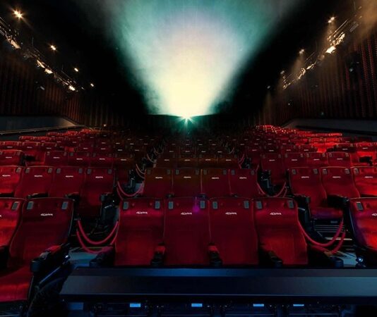 Türkiye’de sinema ve animasyon kültürü, son yıllarda büyük bir gelişim gösterdi. Her geçen gün artan izleyici kitlesi ve içerik üreticileri, bu alanda daha fazla organizasyonun düzenlenmesine yol açıyor. Özellikle gençlerin ve öğrencilerin yoğun ilgi gösterdiği bu etkinlikler, şehirlere sanatsal bir soluk kazandırmakla kalmıyor, aynı zamanda kültürel turizmi de canlandırıyor. Konulu bir haber görseli.